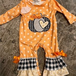 Marie Nicole Clothing NWT Pumpkin romper.  3-6 months.  So cute!